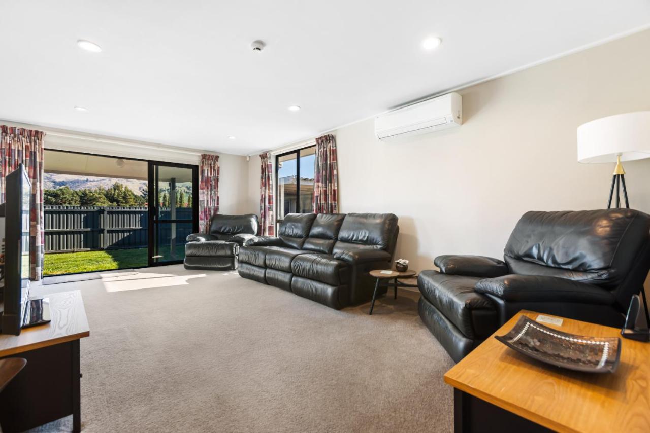 Get The Family Together Under One Roof Cromwell Exterior foto