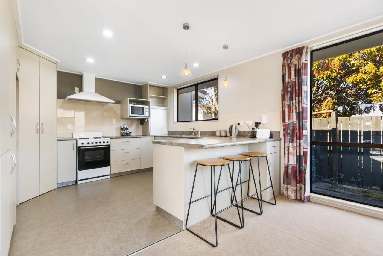 Get The Family Together Under One Roof Cromwell Exterior foto