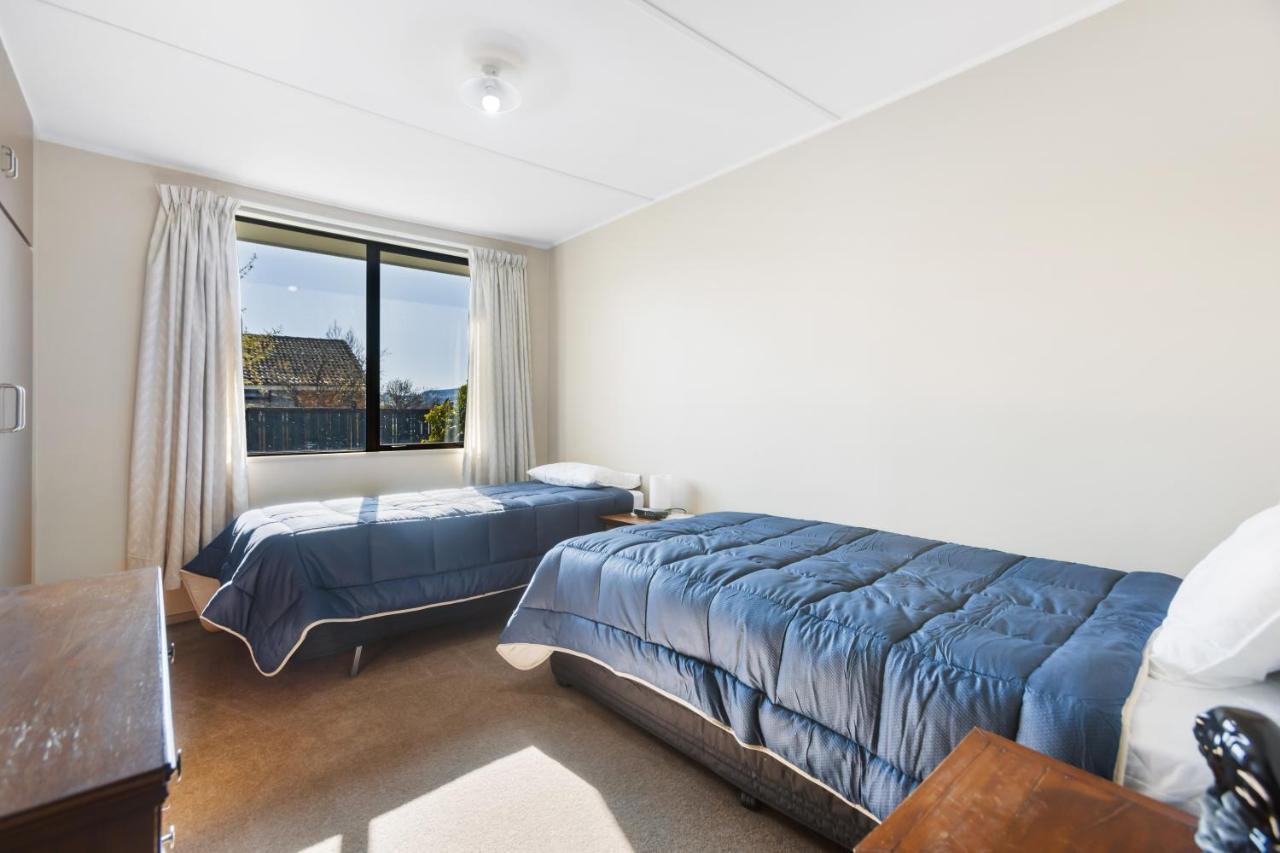 Get The Family Together Under One Roof Cromwell Exterior foto