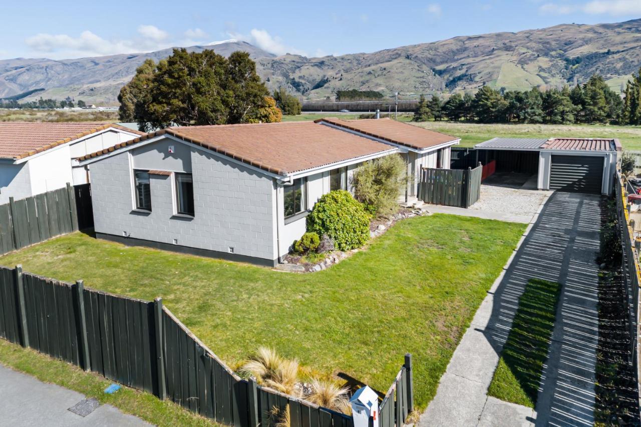Get The Family Together Under One Roof Cromwell Exterior foto